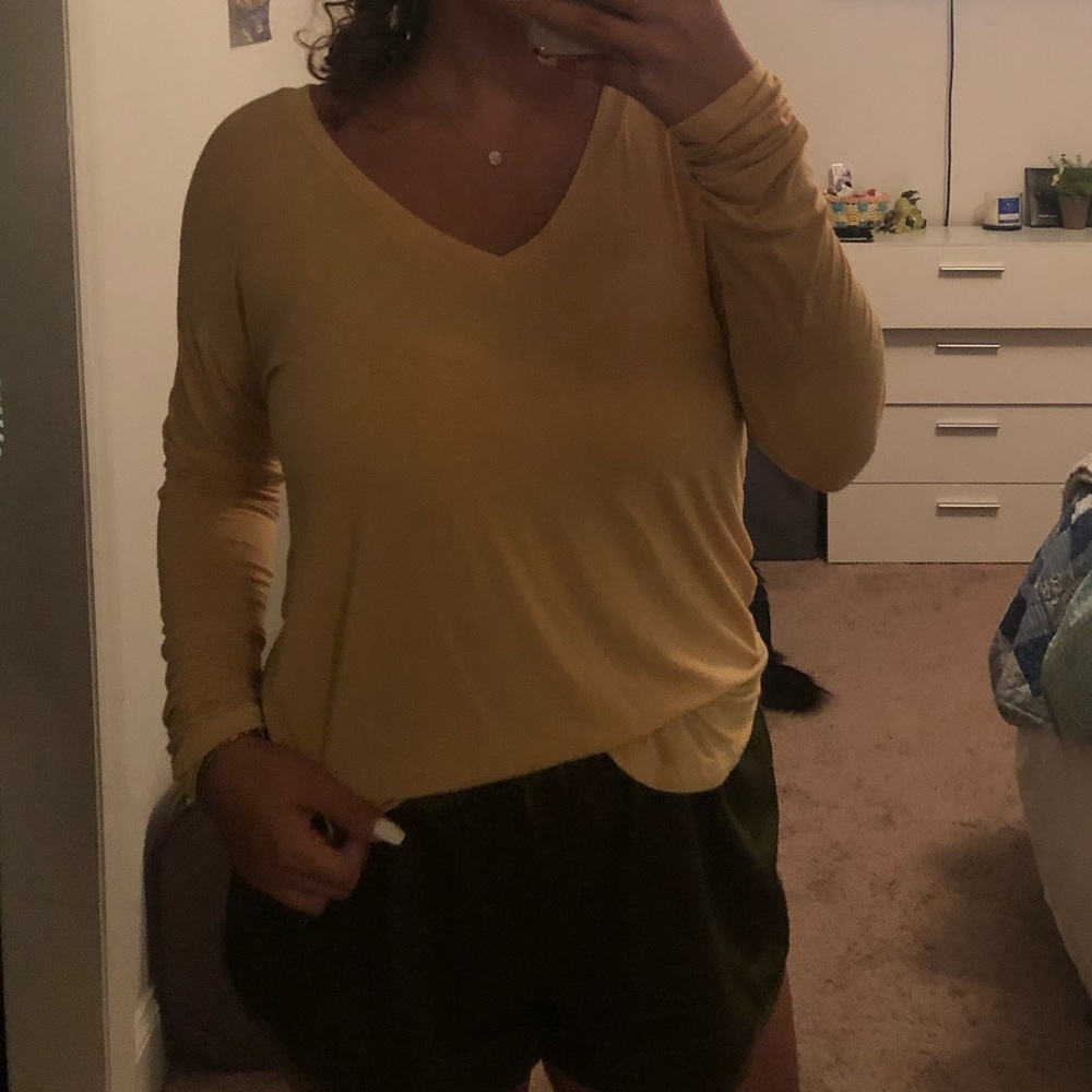 Mustard yellow long-sleeve tee